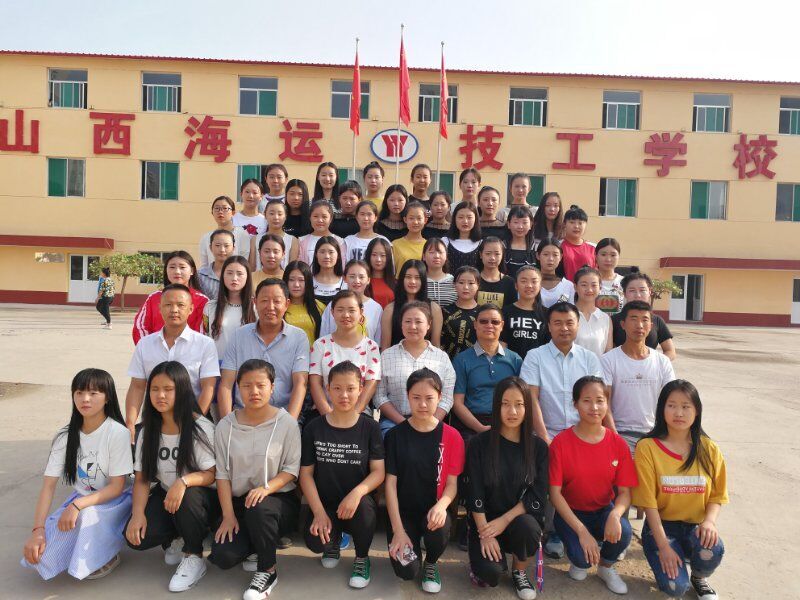 我校一百五十多名幼教专业的毕业学生，顺利完成学业赴京走上了工作岗位