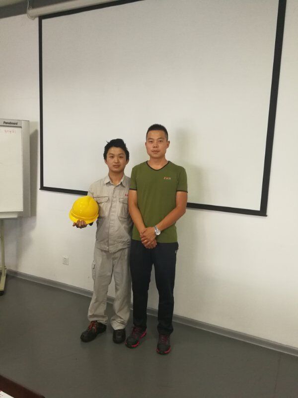 快讯校长助理韩斌近日赴东风日产汽车制造厂回访了我校前四年的就业学生